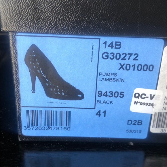 Chanel Pumps - Picture 3 of 10